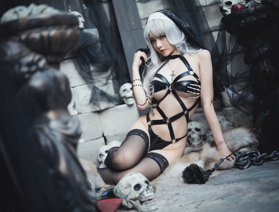 雯妹不讲道理 –NO.46 暗黑修女[28P/403MB]-2