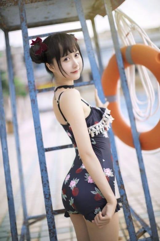 [喵糖映画]VOL.239 草莓泳衣 [40P/340MB]-1