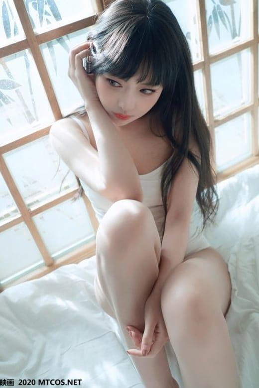 喵糖映画 VOL.143 日系白T私房 魅力小解解 [35P/180M]-1