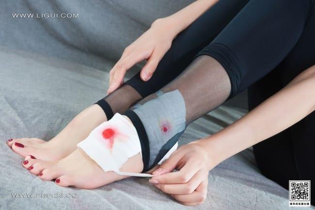 [Ligui丽柜]2022.10.10 受伤的欲足 钟情[57P/69MB]-1