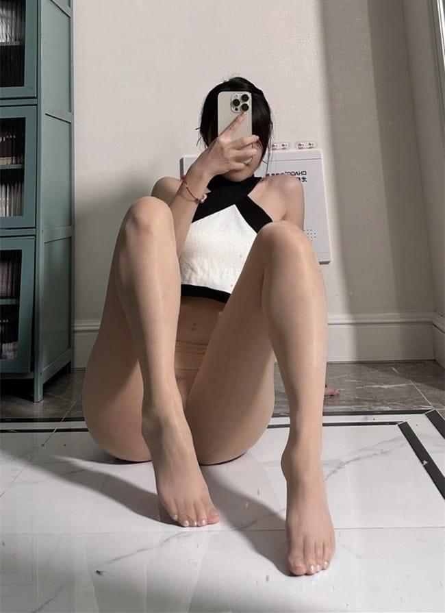 [微密圈]陈妮妮 –红色脚掌[51P-143MB]-1