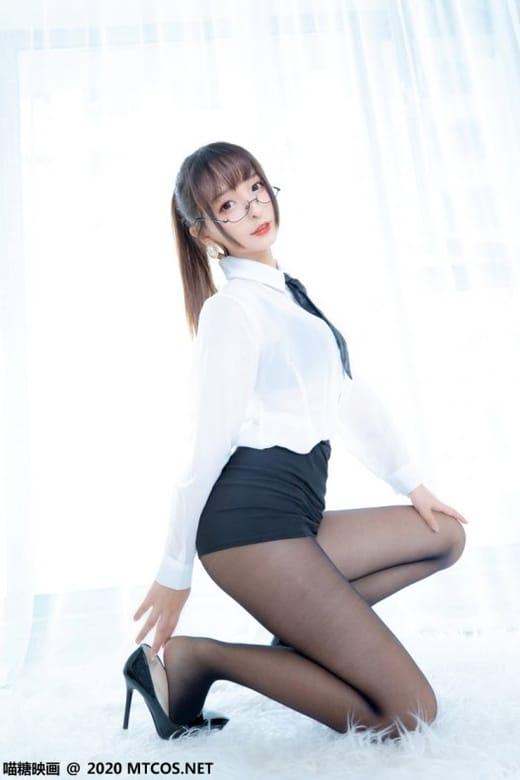 [喵糖映画]VOL.202 OL黑丝至服裙 [70P/191MB]-1