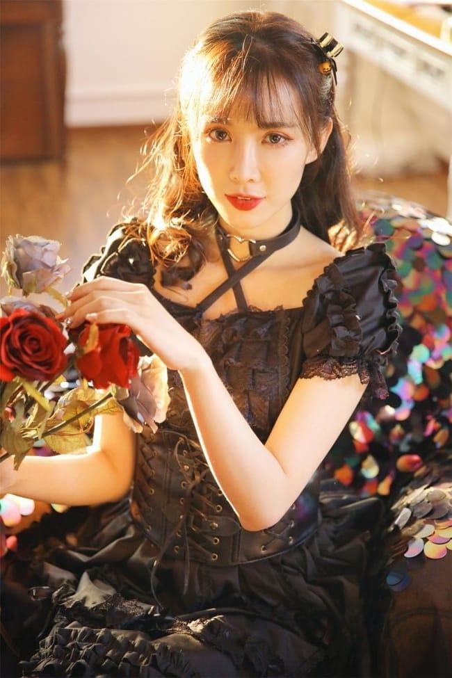 [YALAYI雅拉伊]2022.11.26 NO.988 小妖精[39+1P／619MB]-2