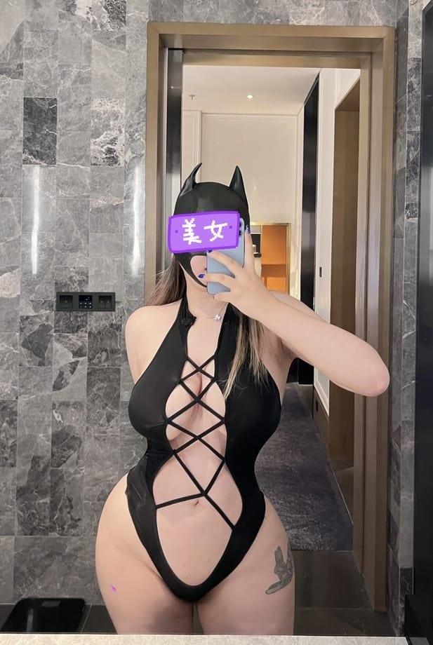 [微密圈]miko多肉大白兔 –我带着面具，向你走来 [18P-92M]-1