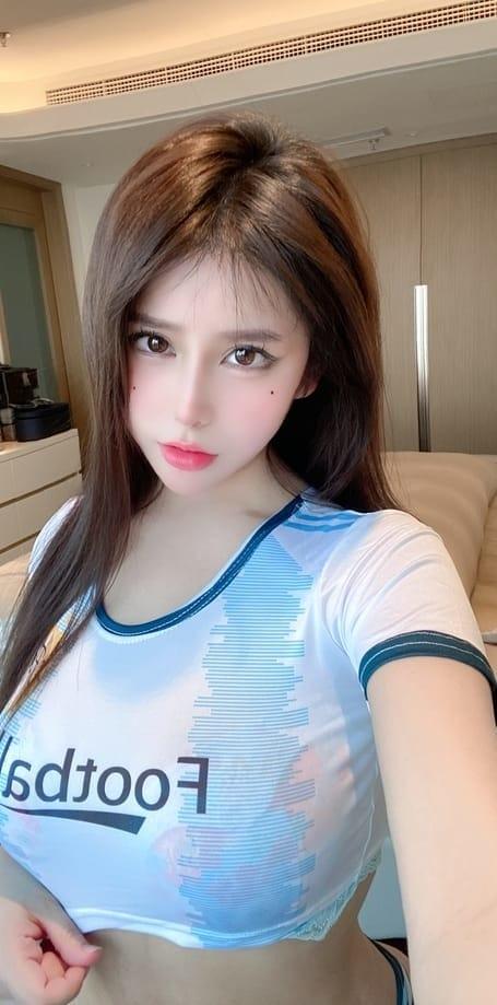 [微密圈]奔跑的晶螺儿 –足球杯能有我好看么？ [33P1V-147M]-1