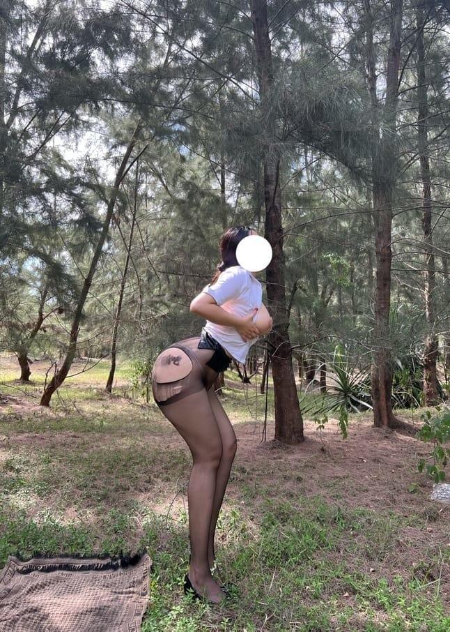 [微密圈]迷人的五姨太 –制服OL的户外诱惑 [30P-198M]-2