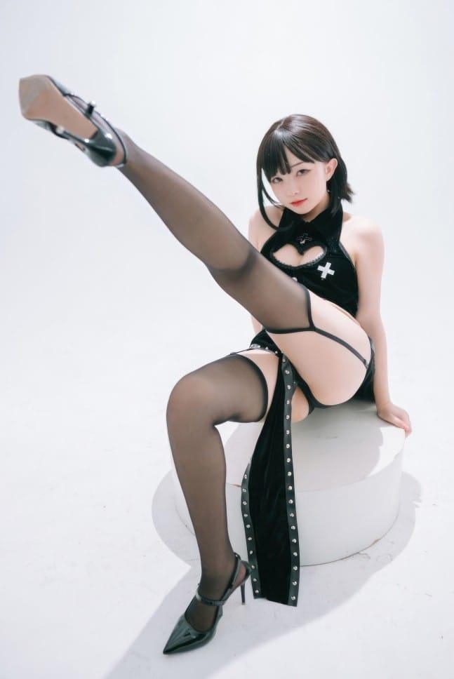 花铃 NO.36 吊带袜修女 [71P-400M]-1