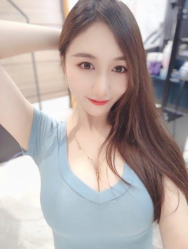 [微密圈]小玉吃果冻 – 小玉超自拍大图[20P-10M]-1