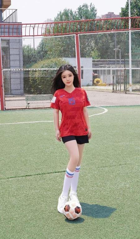 [Xiuren秀人网]2024.06.20 NO.8733 小薯条nienie[87+1P/939MB]-2