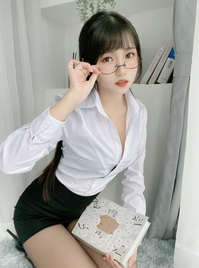 不呆猫 – NO.064 黑丝包臀OL [24P5V-908MB]-1